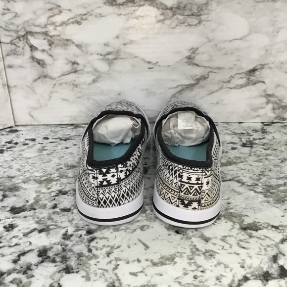 Austin Trading Company Women's Sneakers/Tennis Shoes - Picture 4 of 12